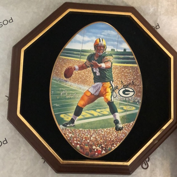 Set of BRETT FAVRE 1997 collector plates - Picture 2 of 10